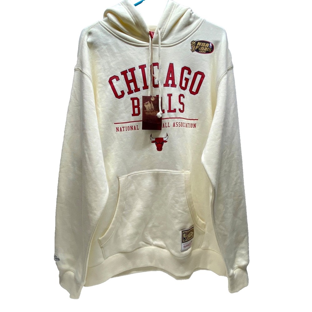 Chicago Bulls NBA Hoodie Large Cream Fleece Vintage Logo HWC Mitchell & Ness NWT
